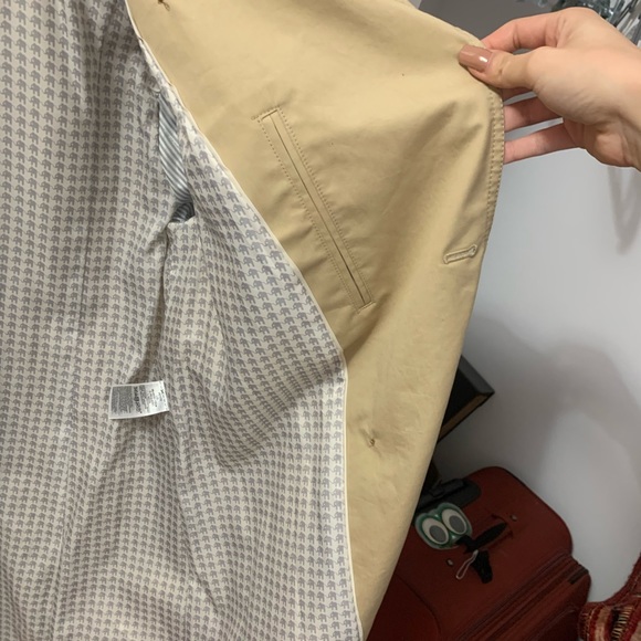 Banana Republic Fall Trench Coat - Picture 4 of 7